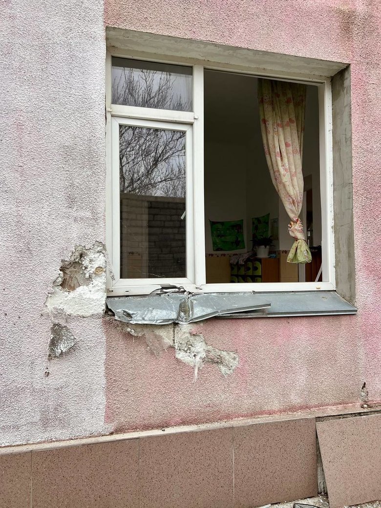 Russian troops shelled kindergarten in Mykolaiv, - Regional Council 04