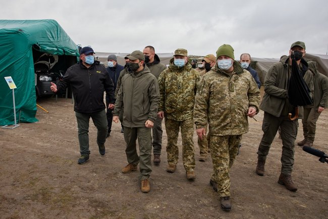 Зеленский посетил отделение пограничной службы Рассыпное на Луганщине 11