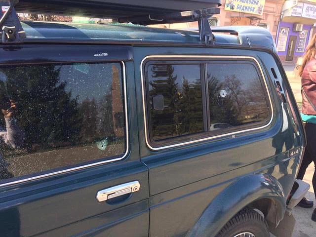 У центрі Пирятина обстріляли автомобіль депутата райради Володіна, - Мосійчук 01