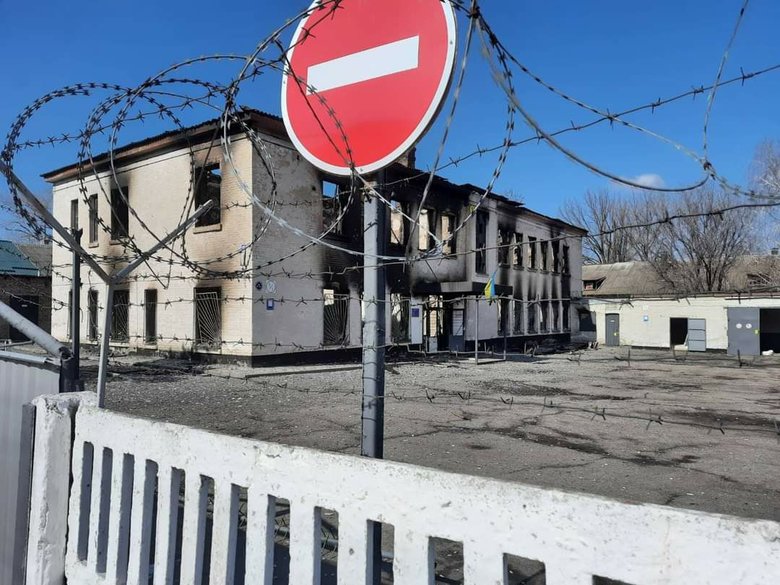 Окупанти підірвали військкомат у Пологах на Запоріжжі 01