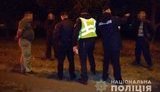 Поліція вночі затримала чоловіків з арсеналом зброї, які влаштували стрілянину в Голосіївському районі Києва. ФОТОрепортаж