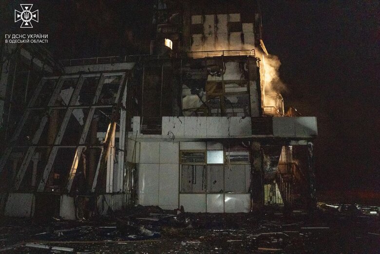 Последствия ночной атаки на Одессу 06