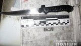 Під час застілля мати накинулася на сина і двічі вдарила його ножем у груди, чоловіка госпіталізовано, - поліція Києва. ФОТО