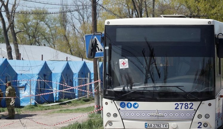 Only three of 14 buses with evacuated inhabitants of Mariupol got to territory controlled by Ukraine, - mayor Boychenko