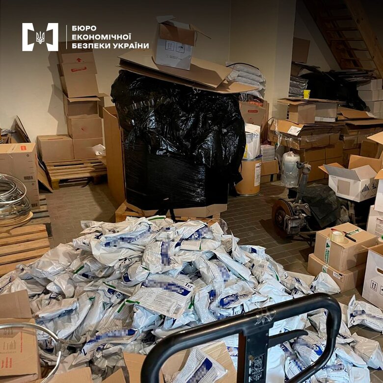 БЕБ викрило підпільний цех з виробництва підробних пестицидів на Волині