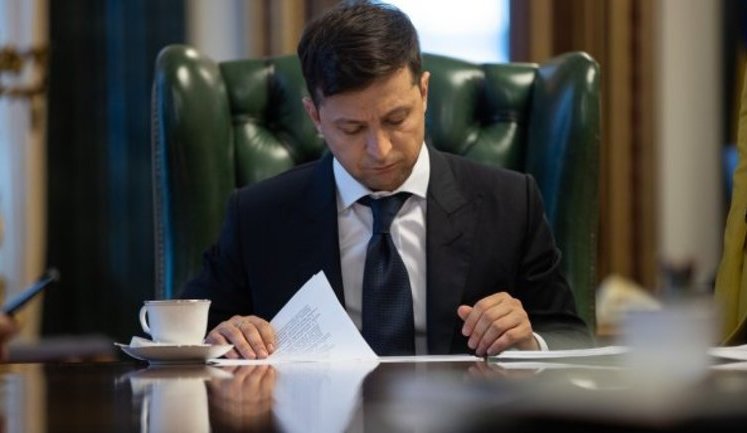 Зеленский подписал законы о кассовых аппаратах для малого бизнеса