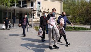 Звільнені з полону найманців РФ українці пройшли обсервацію та повертаються додому, - глава Донецької ОДА Кириленко. ФОТОрепортаж