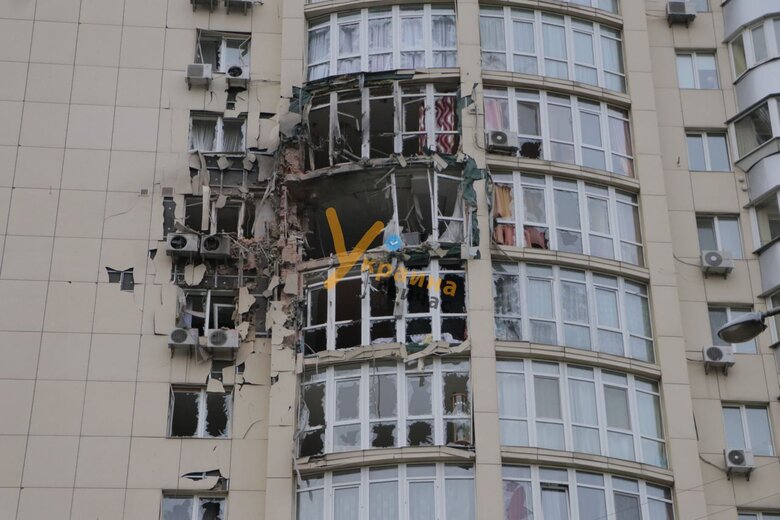 Многоэтажка в Святошинском районе Киева после падения обломков вражеского дрона 05