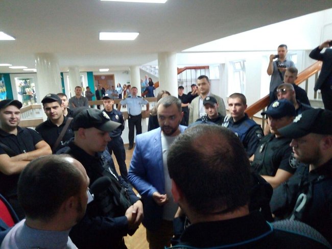 Підозрюваного в антисемітизмі опоблоківця Суханова не пустили до міськради Дніпра 02