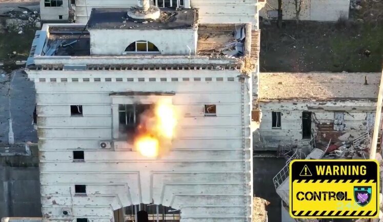 Russian observation post destroyed at Kakhovka HPP lock. VIDEO