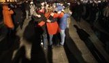 На Майдане все спокойно: большинство обитателей лагеря разбежались по домам, чтобы набираться сил. Милиции нет.