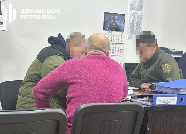 Командир взводу нараховував бойові солдату за ремонт будинку доньки