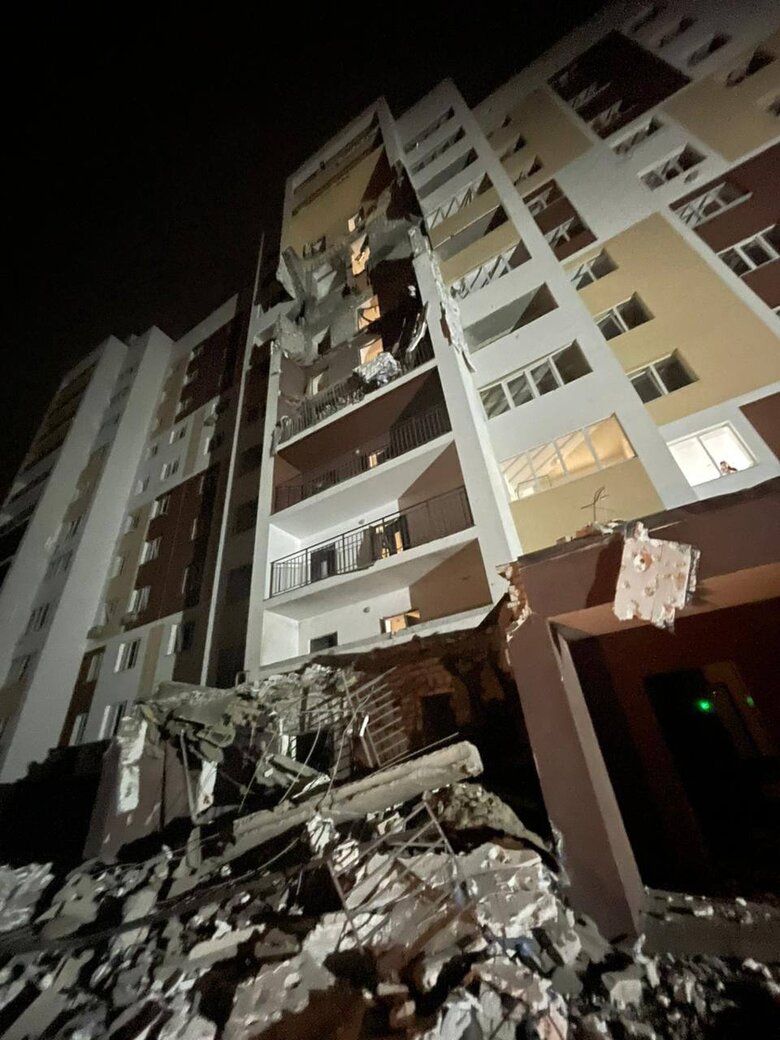 Будинок на Київщині після влучання Шахеда 25 січня 2025 року