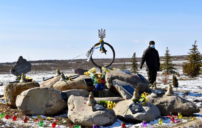 На горі Карачун вшанували память українських добровольців 05