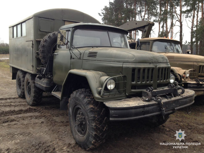Поліція Житомирщини викрила схему масштабного розкрадання військової техніки: 200 обєктів було підготовлено до продажу 03