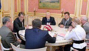 Снова вместе? Утром на Банковой опять собрались Ющенко, Янукович и Тимошенко