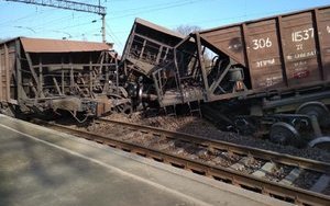 Train wreck near Lviv: about 10 freight cars overturned after leaving tracks, - city council member Zinkevych. VIDEO&PHOTOS