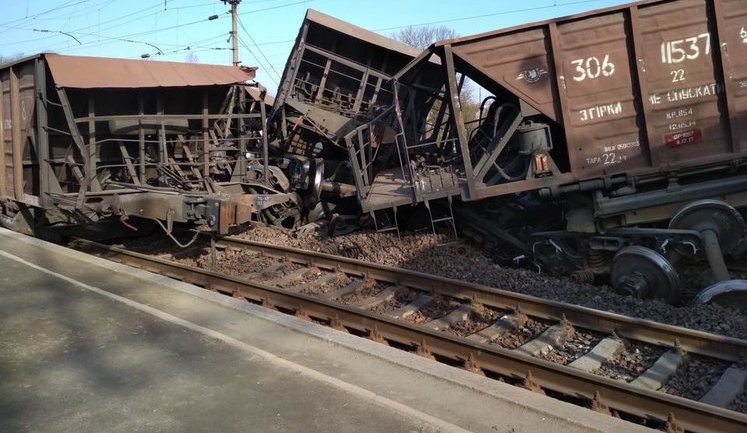 Train wreck near Lviv: about 10 freight cars overturned after leaving tracks, - city council member Zinkevych. VIDEO&PHOTOS