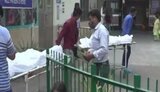 Коронавирусный коллапс в Индии: больницы переполнены, умерших сжигают на улицах, люди покупают кислород на "черном рынке". ВИДЕО+ФОТОрепортаж