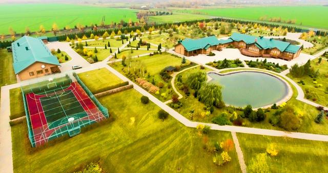 Таємна імперія Медведєва: палаци, яхти, виноградники - премєр РФ створив масштабну корупційну мережу, - Навальний 03