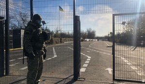 Оккупанты блокируют работу пяти КПВВ на Донбассе, - Госпогранслужба