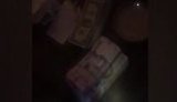 У Києві наряд поліції охорони пограбував чоловіка, який впав із самоката. ВIДЕО