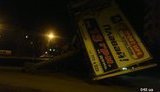 Гигантский биллборд рухнул на оживленном перекрестке в Одессе. ФОТО