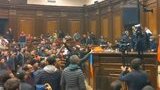 Протестувальники в Єревані захопили будівлю парламенту Вірменії. ВIДЕО