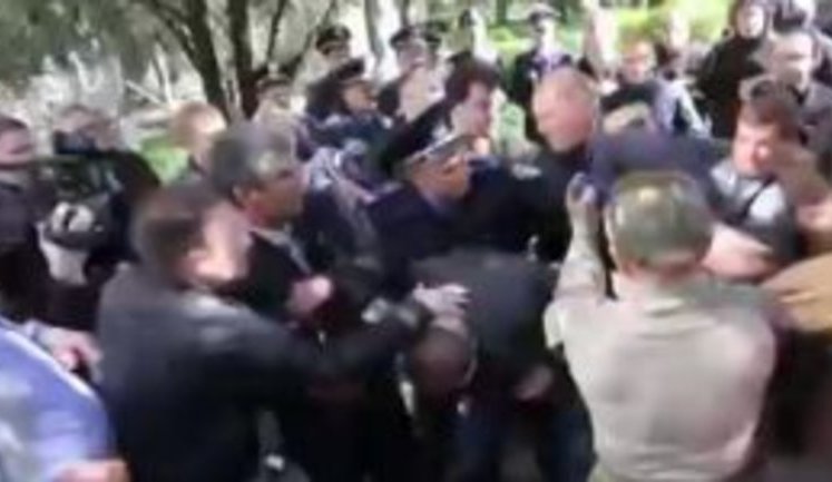 Глава "Союза левых сил" Василий Волга поехал в тур по Украине. ВИДЕО избиения в Запорожье