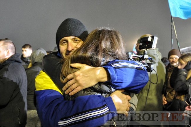 Heroes, welcome home!” liberated Ukrainian hostages enjoy warm reception at Boryspil airport 26