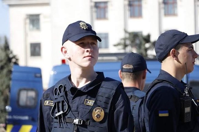 Everything is calm: about 200 people attend peaceful rallies in Odesa 04
