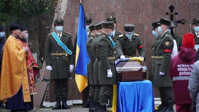 Воина 72-й ОМБ Минкина, погибшего на Донбассе, похоронили в Фастове под Киевом 10