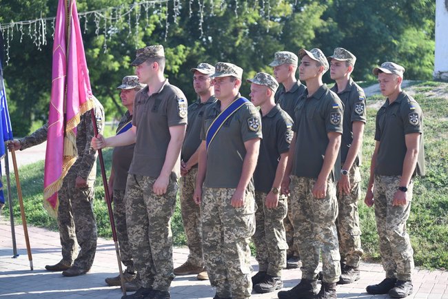 Із загиблим на Донбасі воїном 57-ї ОМПБр Андрієм Бєляєвим попрощалися в Нікополі 07 Із загиблим на Донбасі воїном 57-ї ОМПБр Андрієм Бєляєвим попрощалися в Нікополі 07