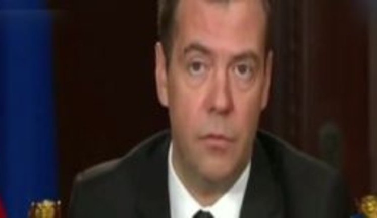 Медведев заявил о возможном запрете движения по РФ всех видов транспорта из Украины: "Терпеть это безобразие нельзя". ВИДЕО