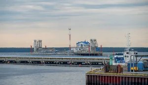 Атака дронів зупинила нафтові порти РФ у Балтійському морі