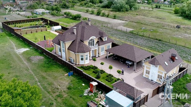 Глава экономического управления СБУ владеет элитным жильем и машинами 01