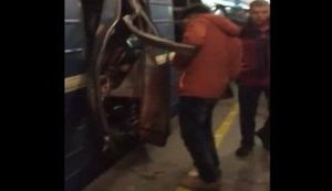 "Are there any kids? Call the ambulance!" video from blast site in St. Petersburg metro. VIDEO