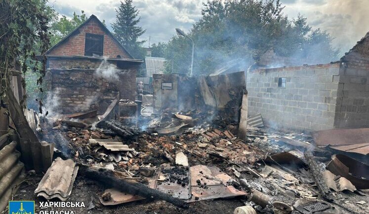 Ворог вдарив дронами по селу на Харківщині: горіло домоволодіння, госпіталізовано літнього чоловіка. ФОТОрепортаж