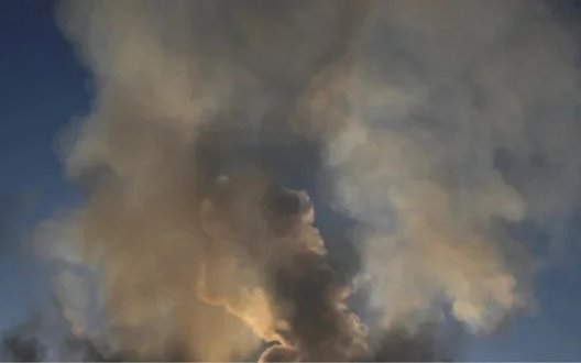 Ворог атакував промислову та енергетичну інфраструктуру Кривого Рогу, є влучання у житловому секторі