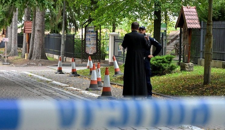 Напад у монастирі в Польщі: підозрюваному наразі неможливо висунути офіційне обвинувачення