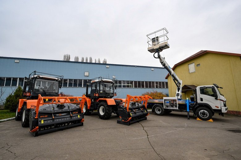 "Укрзалізниця" отримала нову партію спецтехніки