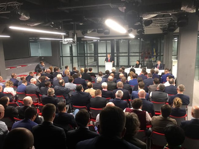 Ігри дорослих хлопчиків: перевзування, перевибори і відставка генпрокурора 02