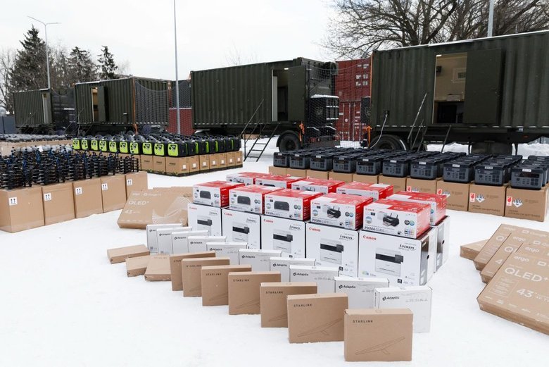 Бригадам ЗСУ передали велику партію дронів та іншої техніки