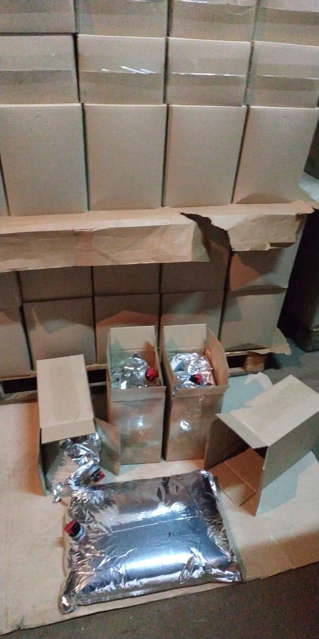 На Полтавщині податкова міліція блокувала продаж через інтернет фальсифікованого алкоголю 02