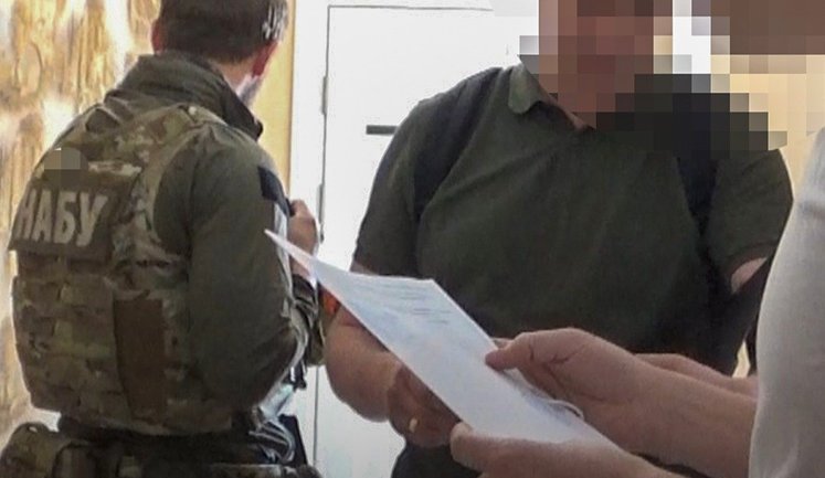 НАБУ разоблачило депутата и чиновников Полтавского горсовета в схеме откатов за ремонт дорог. ФОТО