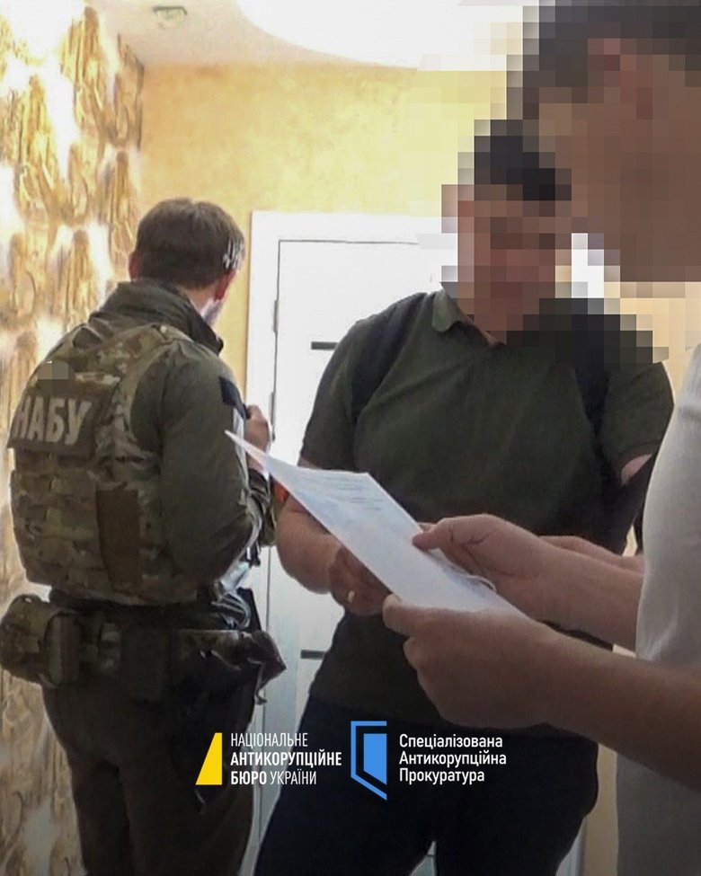 Дорожня корупція: викрили схему відкатів за участю депутата та посадовців міськради Полтави
