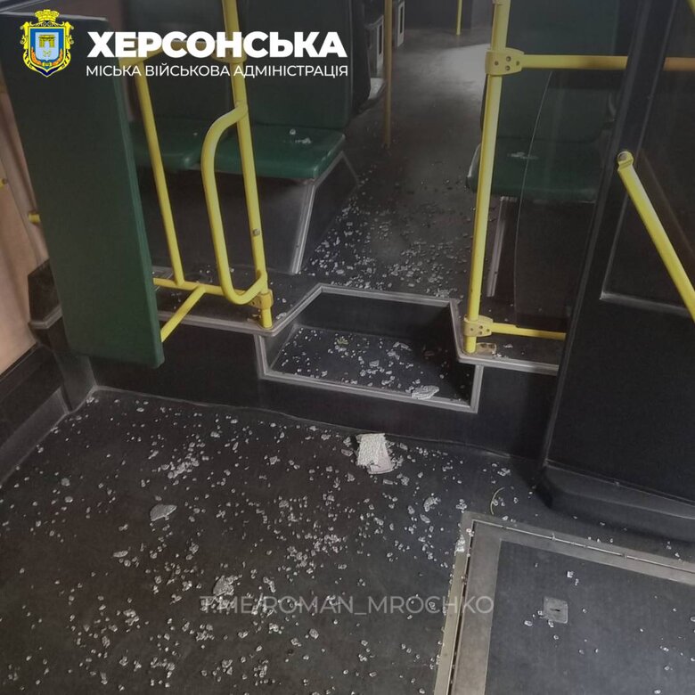 Росіяни обстріляли маршрутку в передмісті Херсону