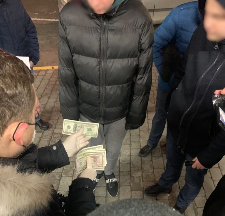 Пограничник задержан в Львовской области на взятке 700 долл., - ГПСУ 02