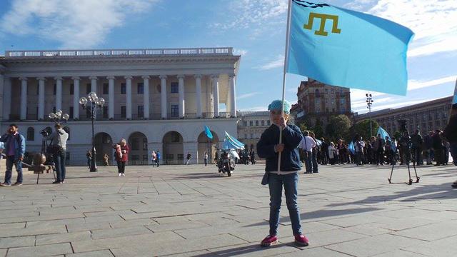 На Майдане Незалежности прошел митинг-реквием в память о жертвах геноцида крымскотатарского народа 11