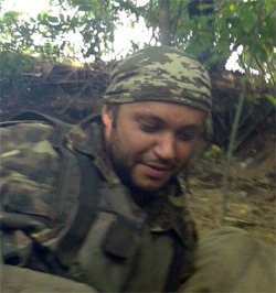 У Синельниковому на Дніпропетровщині відкрили меморіальні дошки пятьом загиблим у зоні АТО воїнам: вони були серед перших мобілізованих на захист України 01